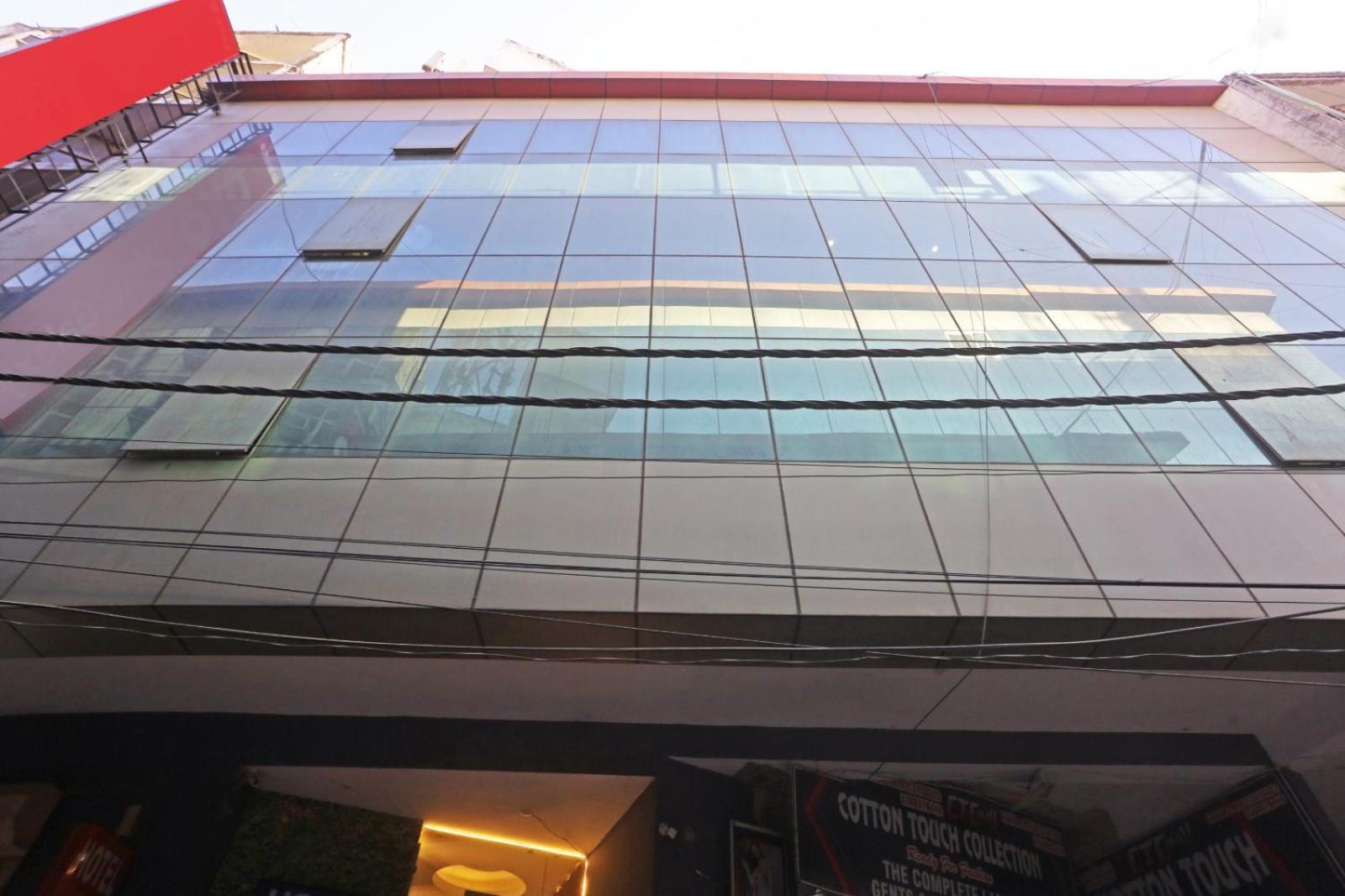 Hotel Happy Plaza- Near Delhi International Airport Pkicup Free 3*