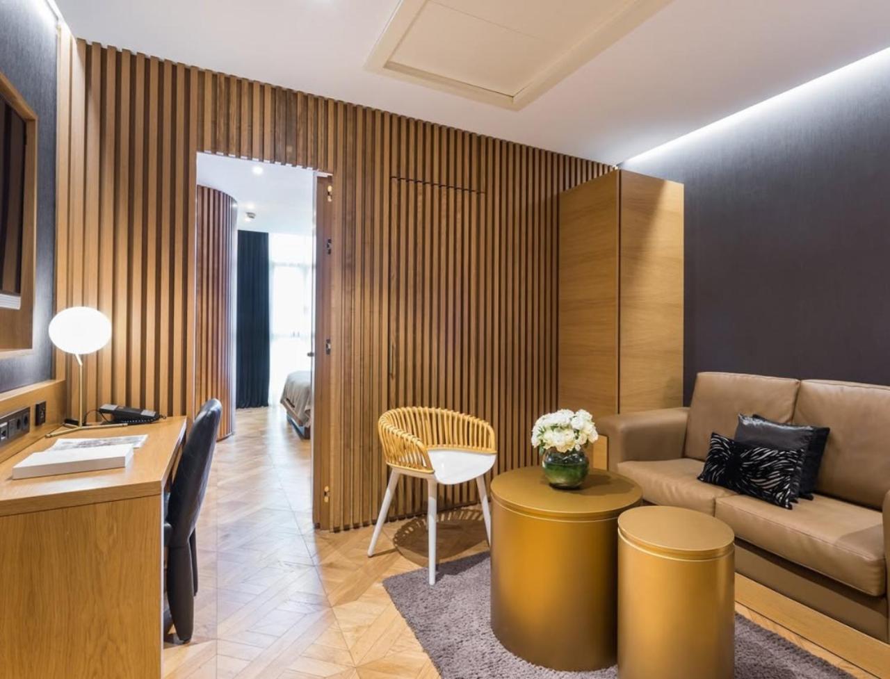 El De Empire Suite Near Delhi Airport New Delhi