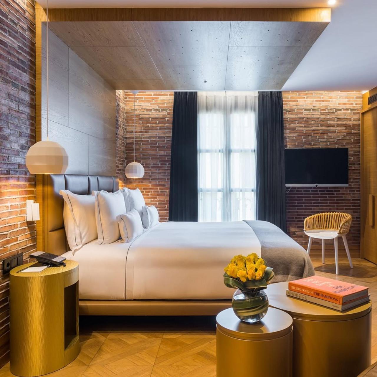 El De Empire Suite Near Delhi Airport Hotel 4*