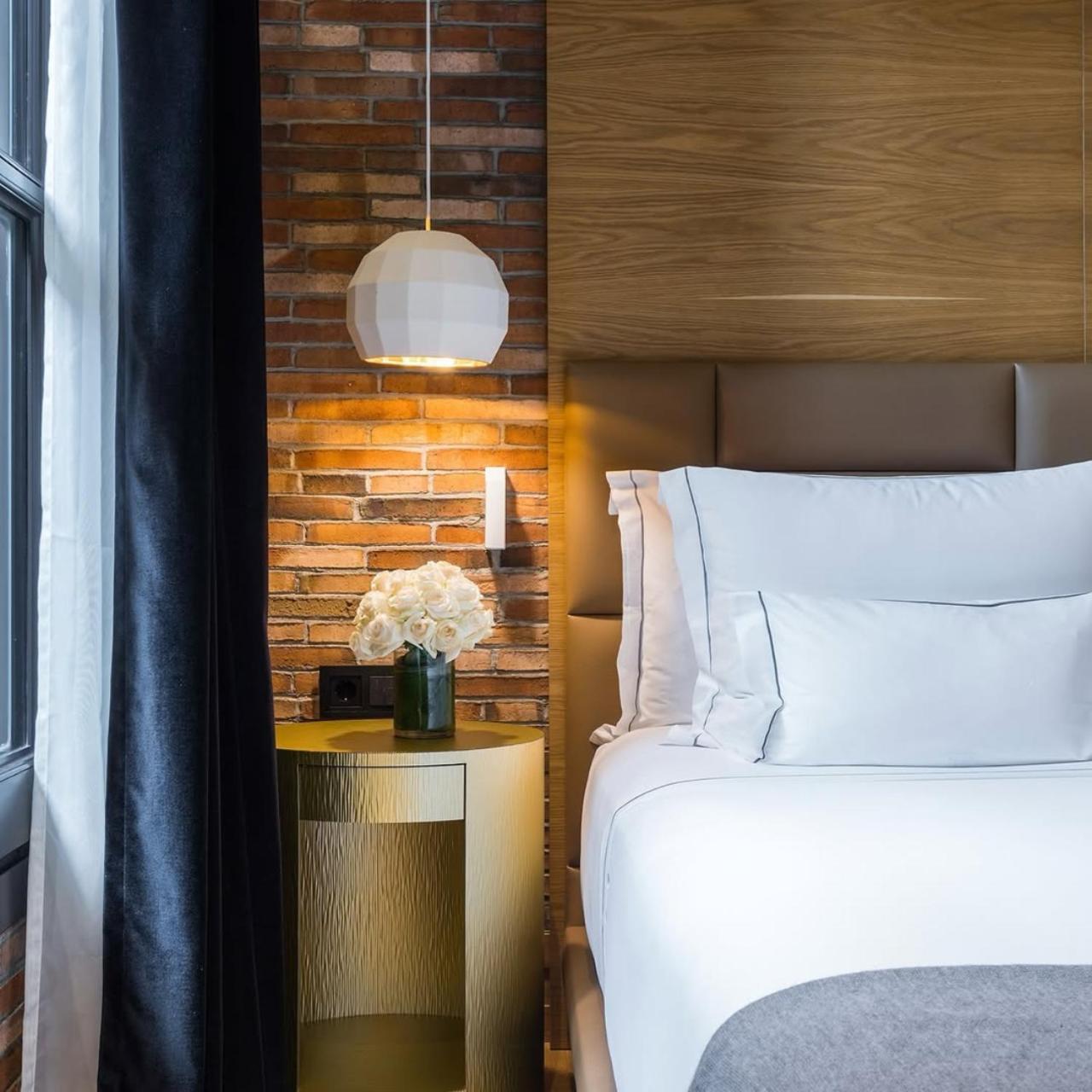 Hotel El De Empire Suite Near Delhi Airport