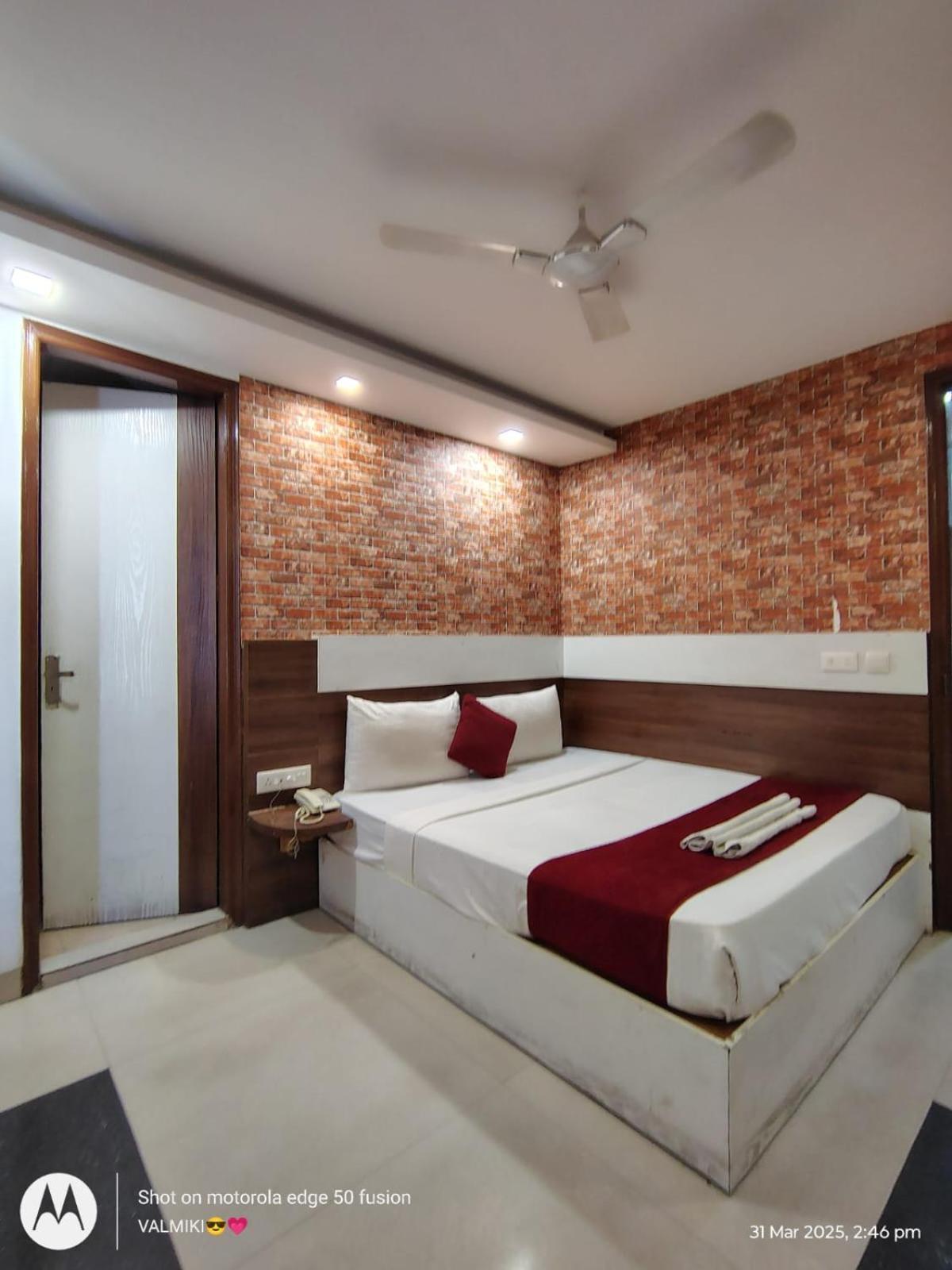 The White 3* New Delhi