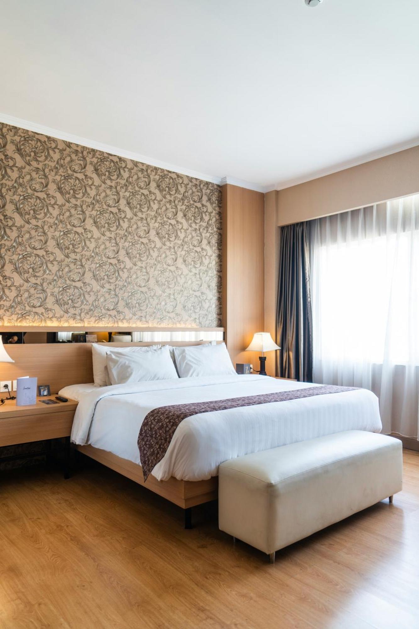 Ocean Suits Near Igi Delhi Airport 4*