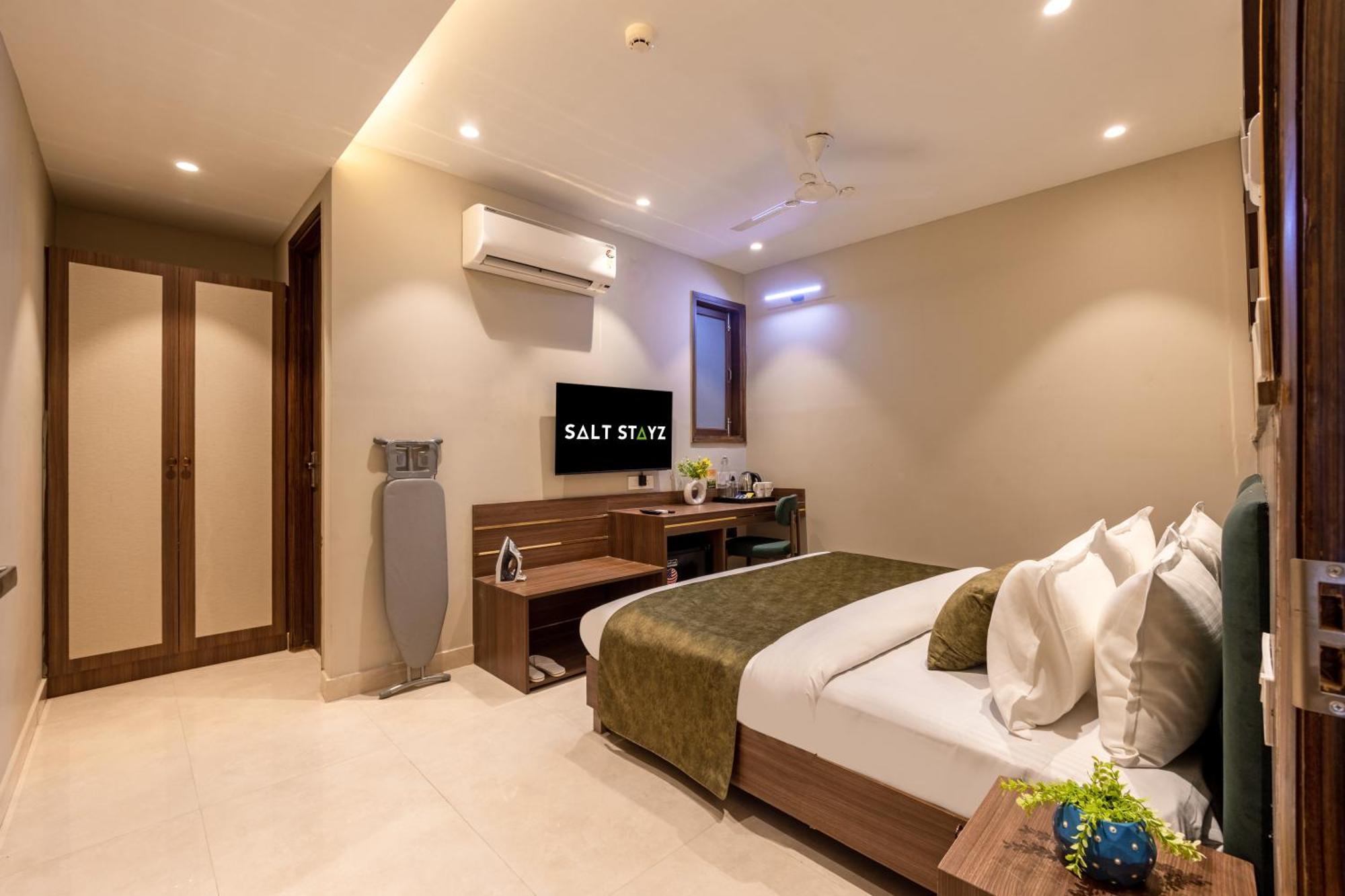 Saltstayz Premier - Paschim Vihar Hotel New Delhi