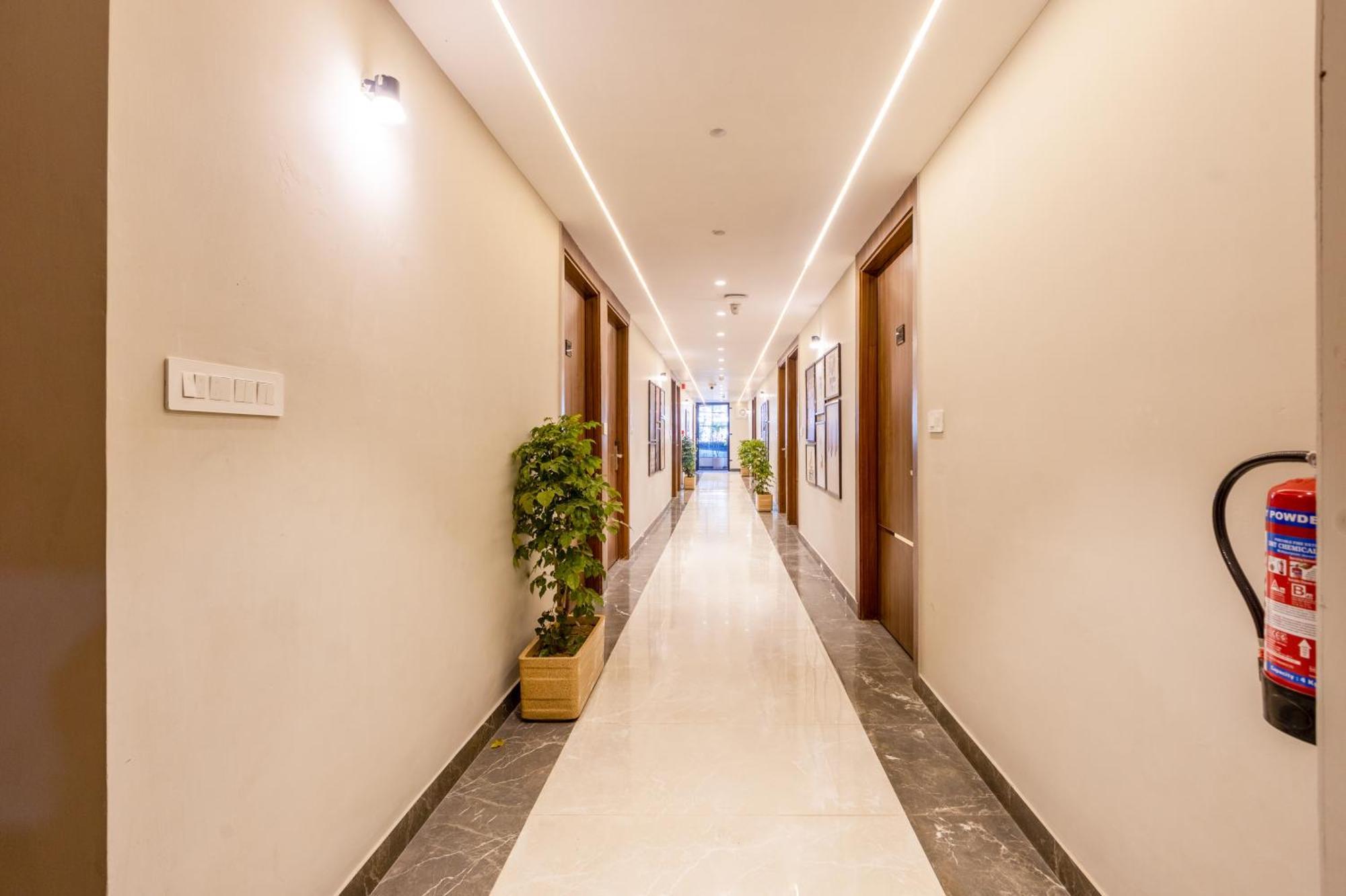 Saltstayz Premier - Paschim Vihar 4* New Delhi