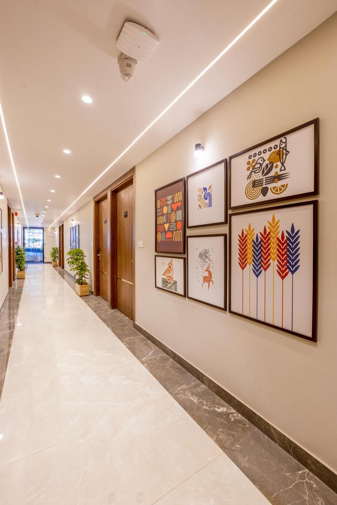 Saltstayz Premier - Paschim Vihar 4*