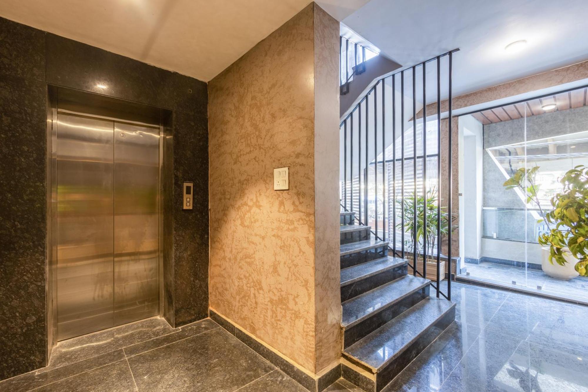 Saltstayz Premier - Paschim Vihar Hotel New Delhi