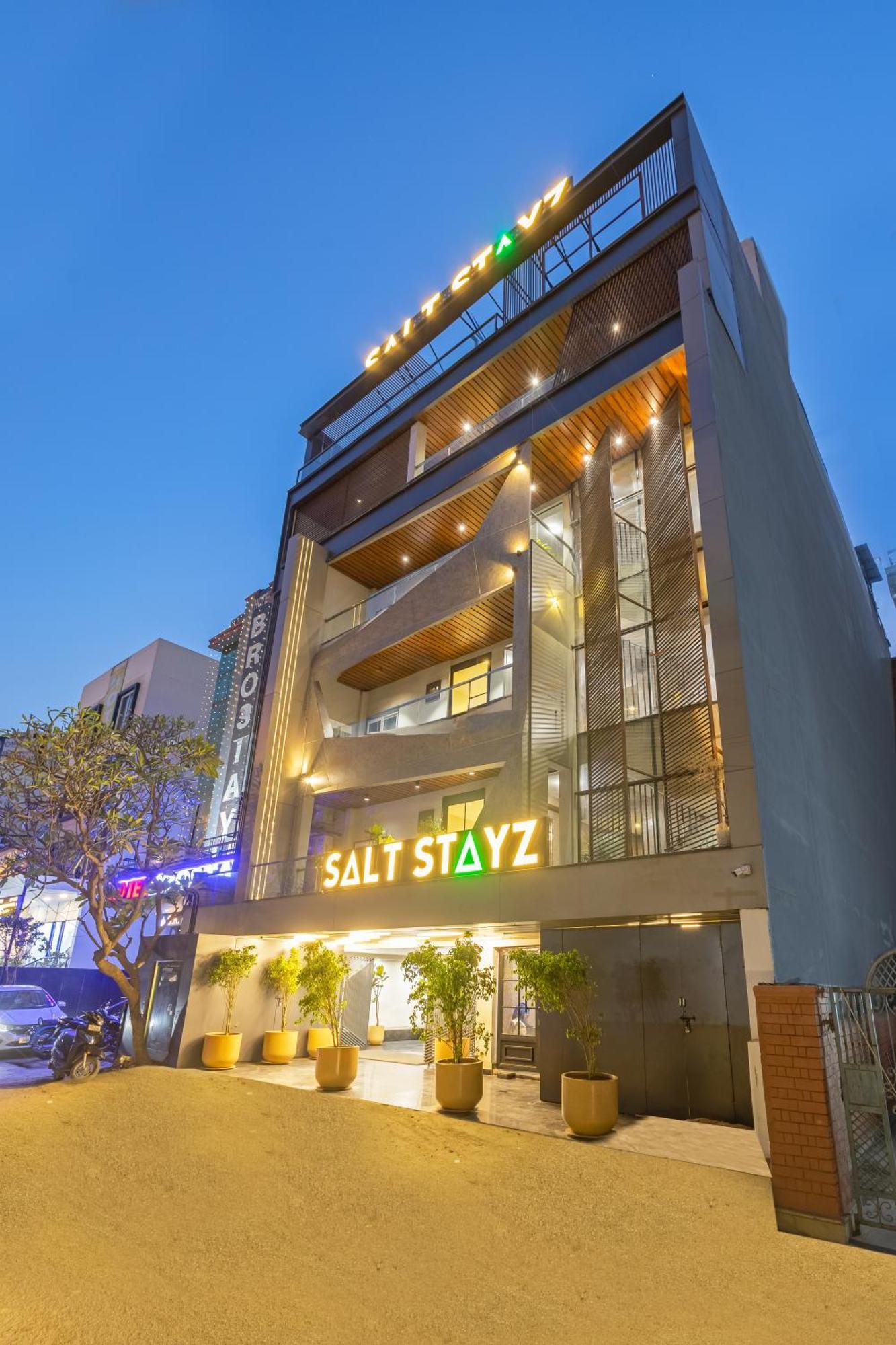 Saltstayz Premier - Paschim Vihar New Delhi