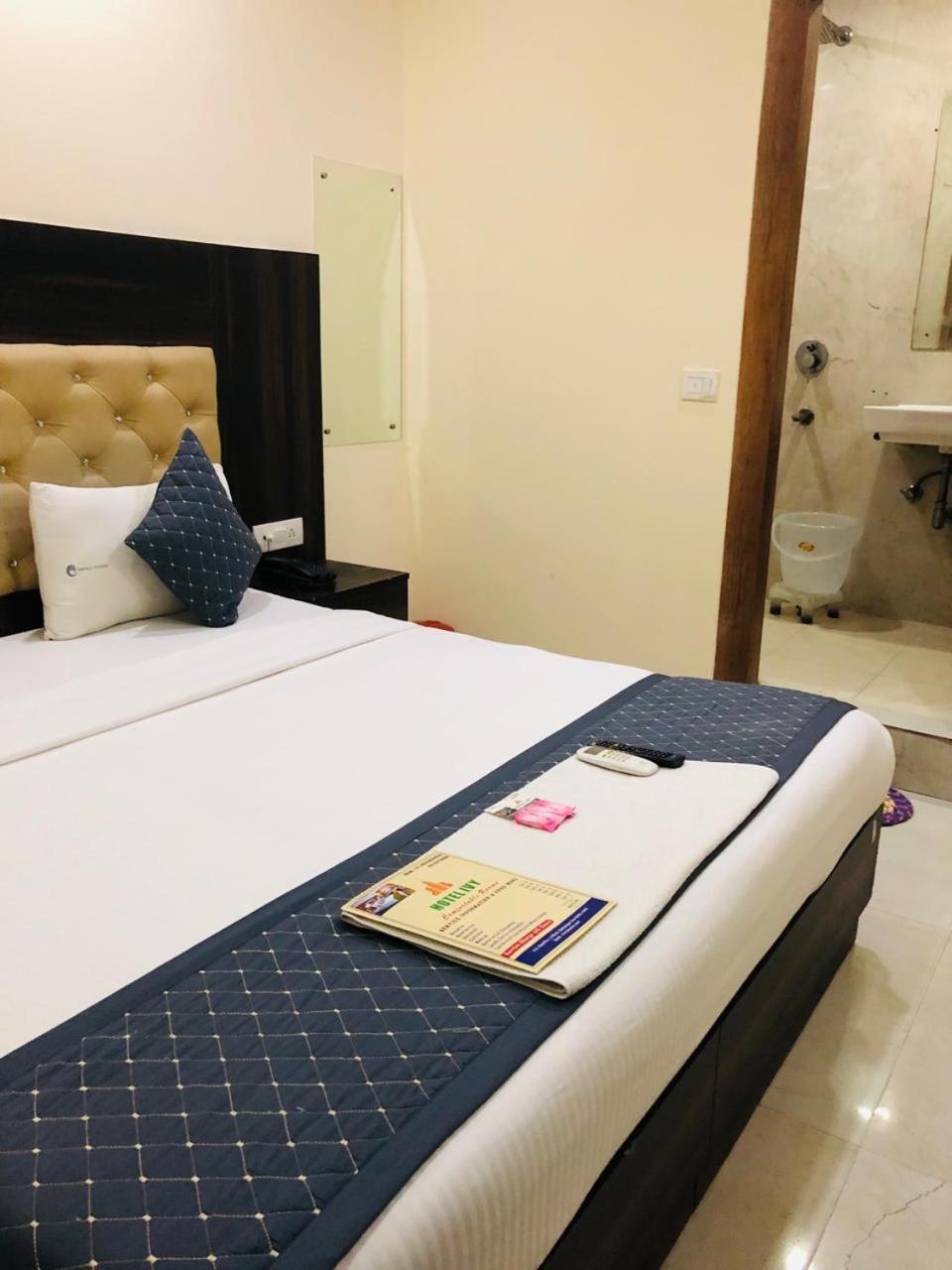 Hotel Sana New Delhi
