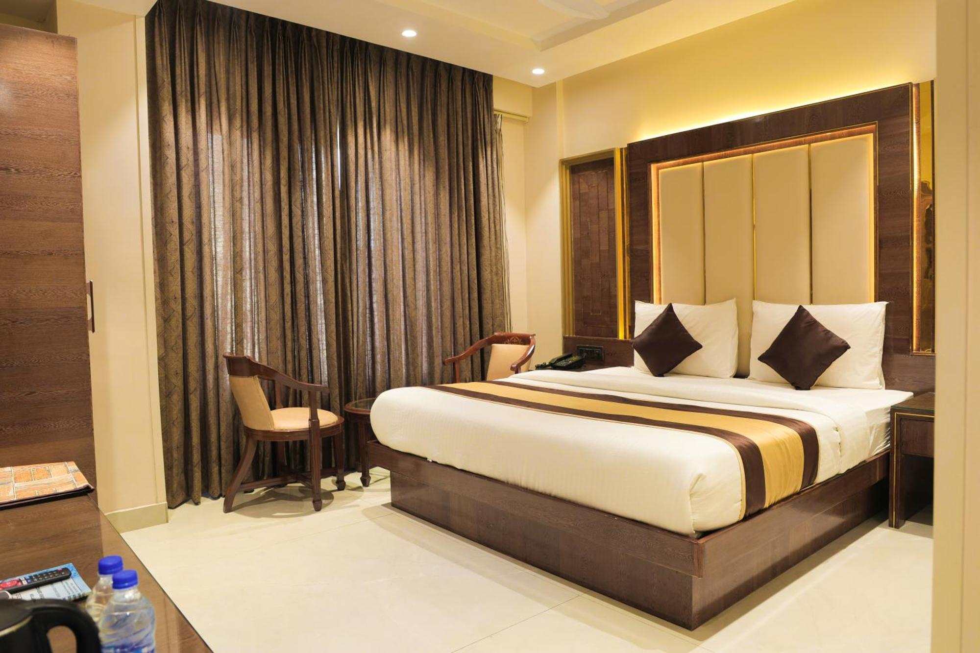 Grand Plaza In Centre - At Railway Station Hotel New Delhi