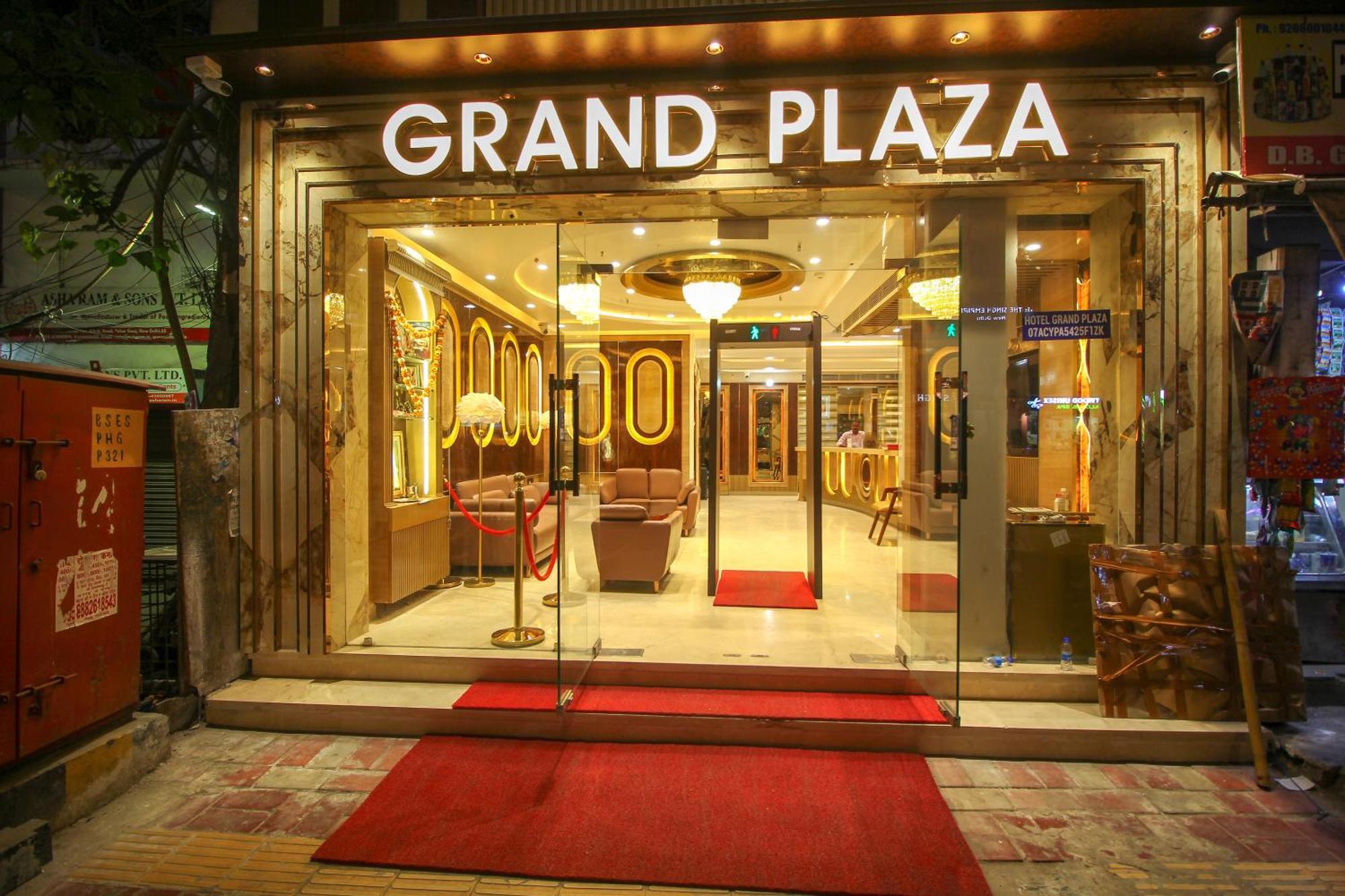 Hotel Grand Plaza In Centre - At Railway Station 4*