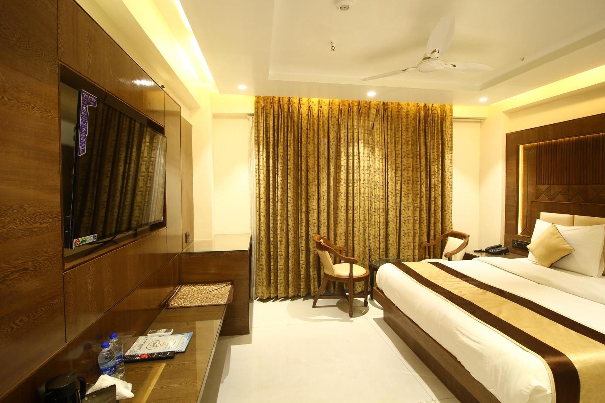 Grand Plaza In Centre - At Railway Station Hotel New Delhi