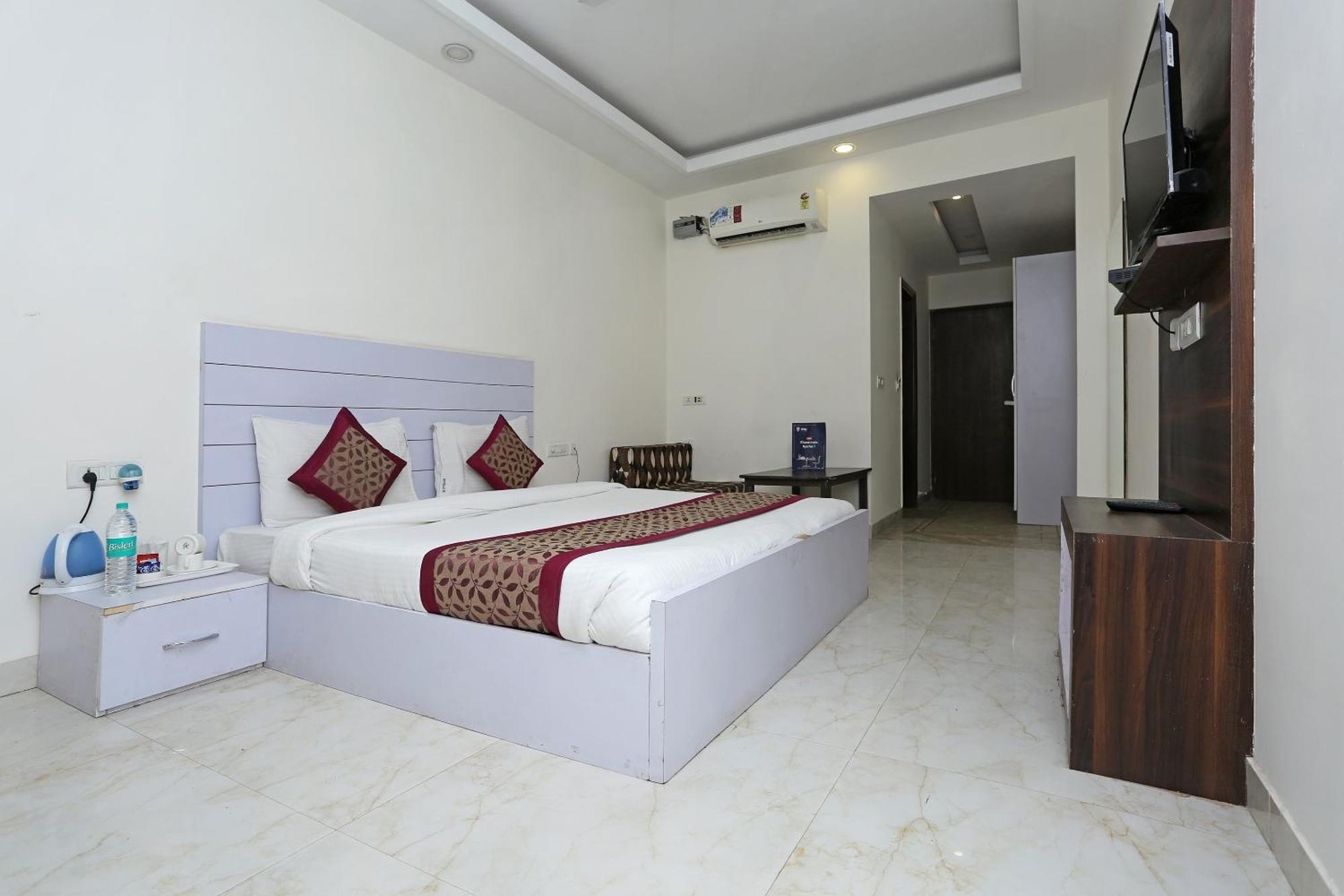 O Lakshya Hotel