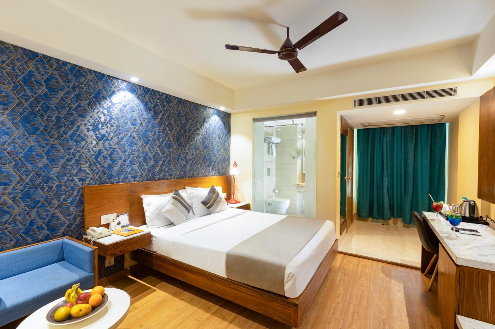 Hotel The Orion Plaza - Nehru Place 4*