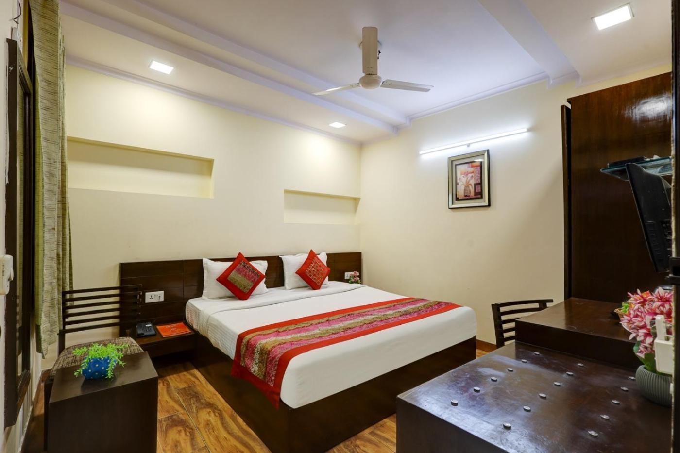 The Pearl- A Royal Residency 3*