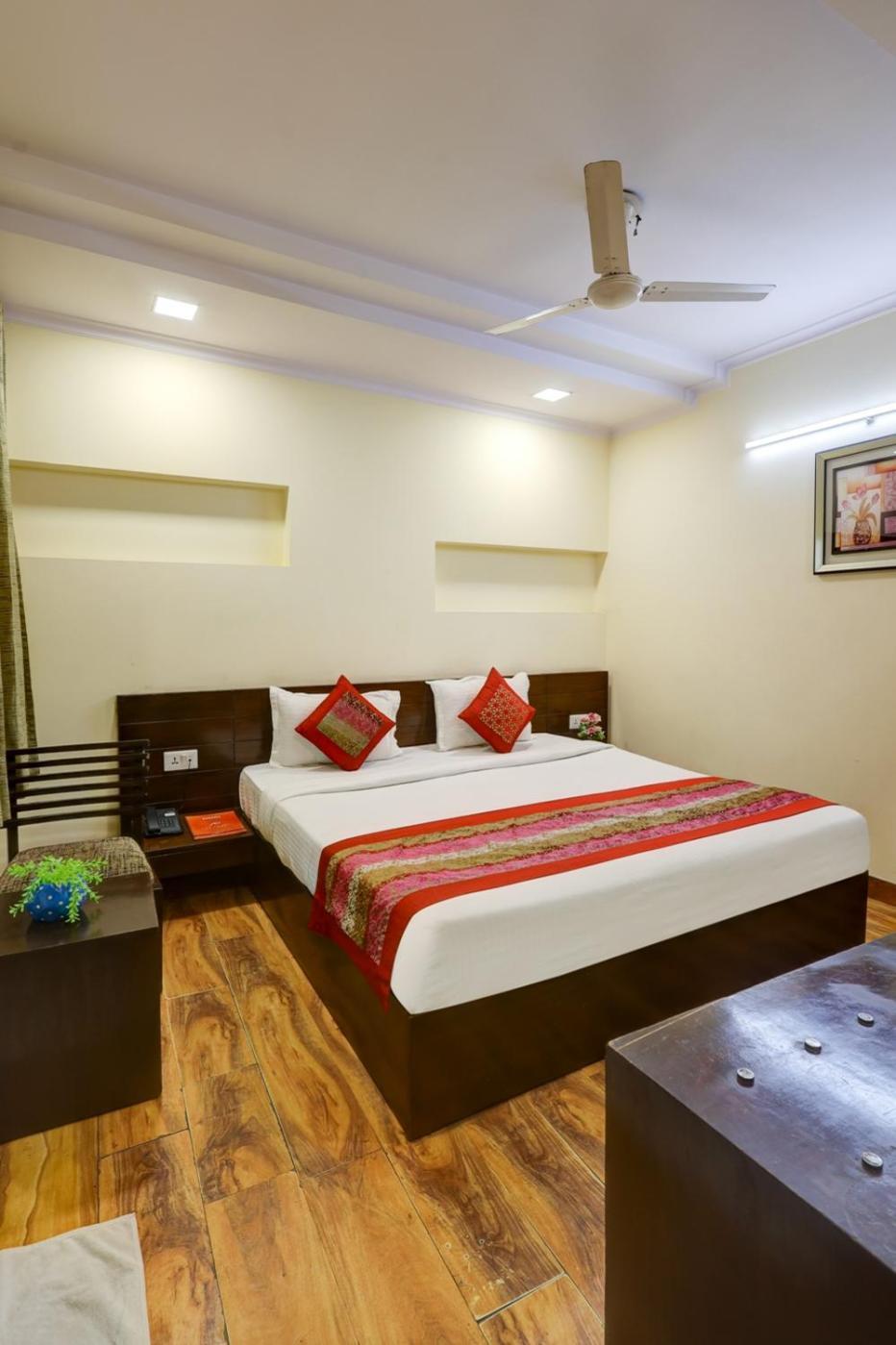 The Pearl- A Royal Residency 3* New Delhi