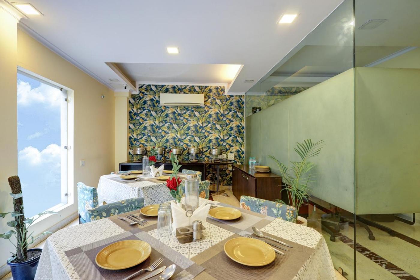 The Pearl- A Royal Residency Hotel New Delhi