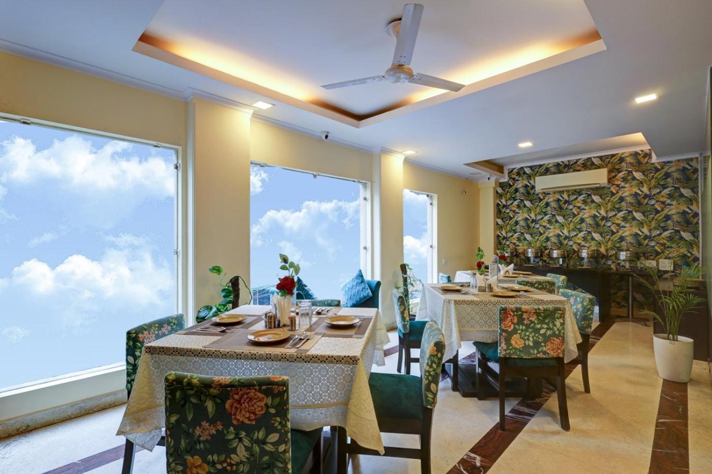 Hotel The Pearl- A Royal Residency 3*