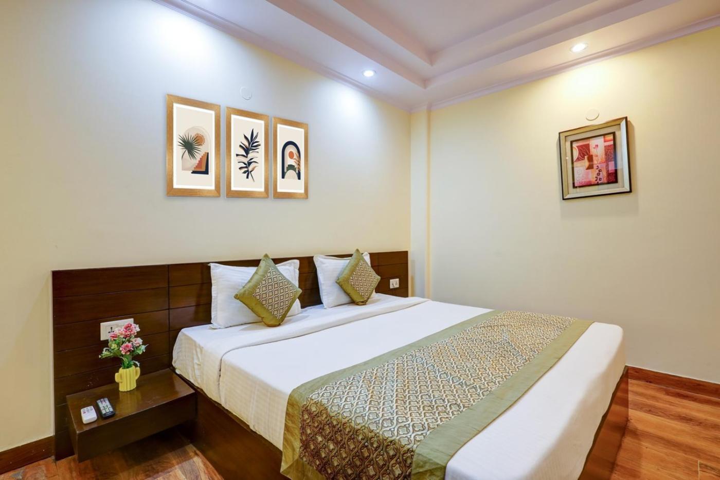 The Pearl- A Royal Residency 3*