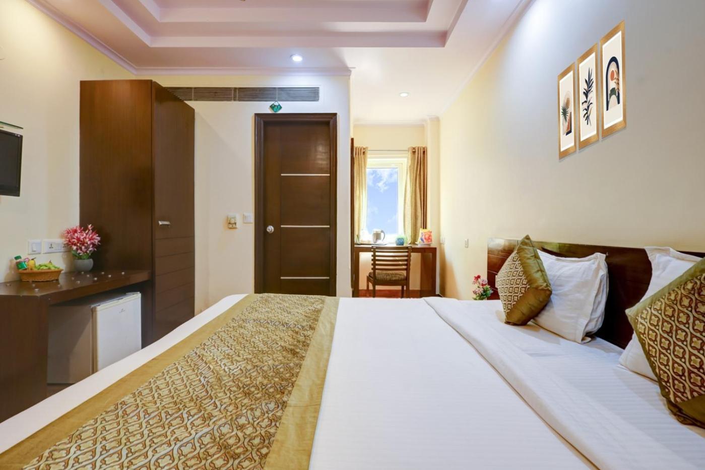 The Pearl- A Royal Residency Hotel 3*