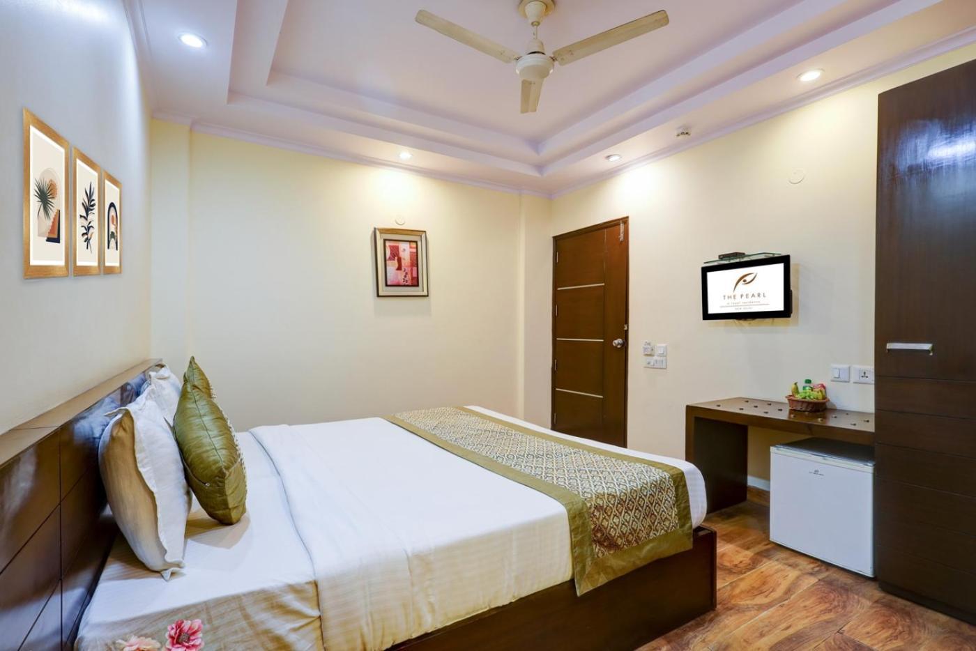 The Pearl- A Royal Residency Hotel New Delhi