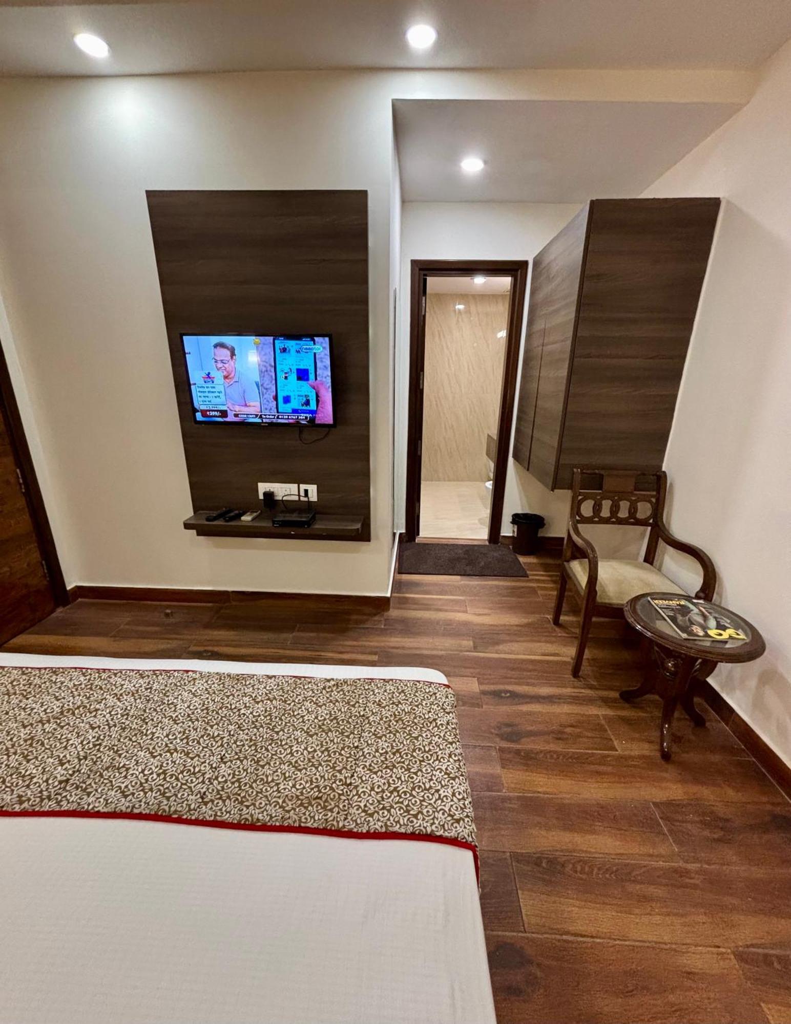 Satyam Guest house *