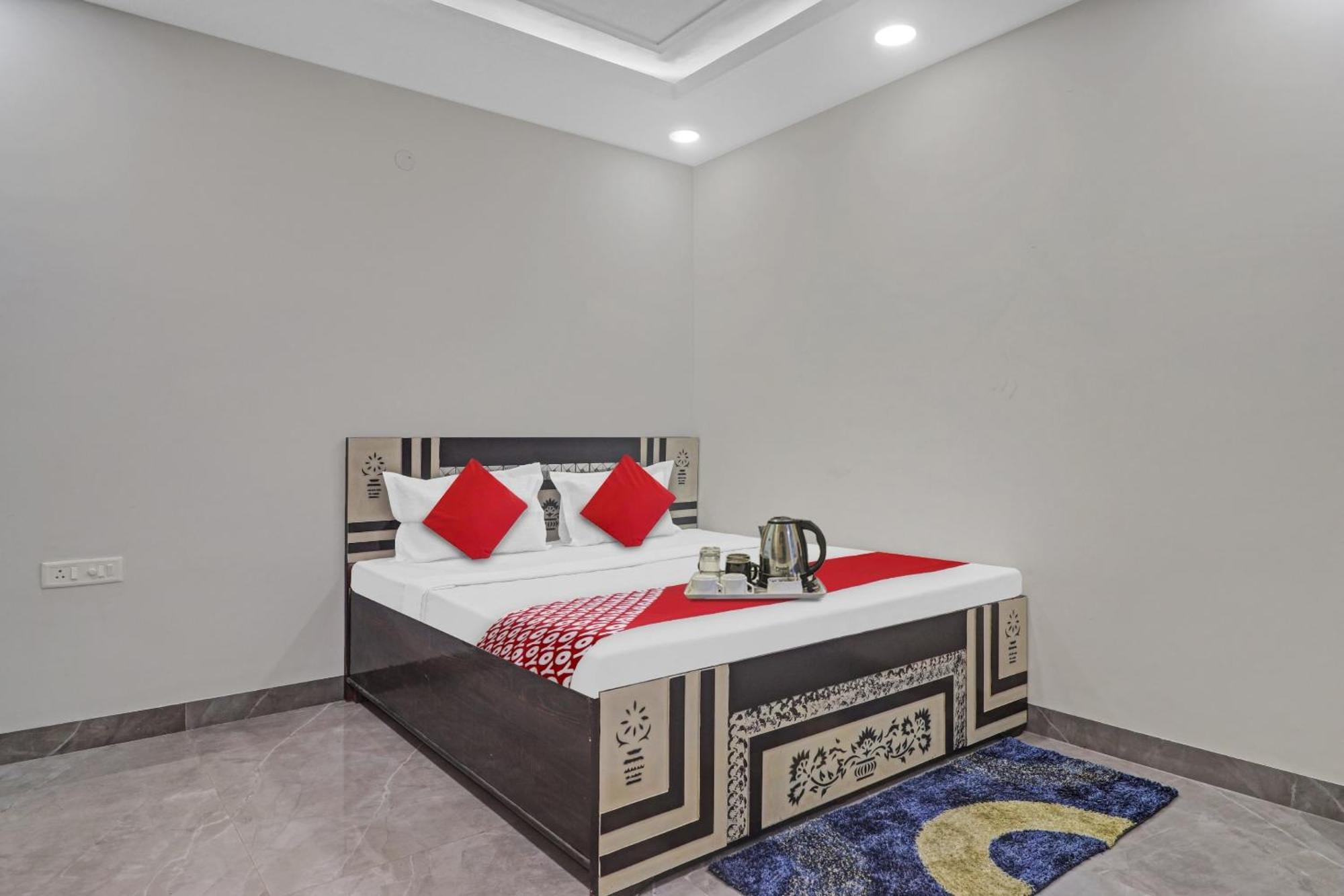 Hotel O Amazing 4*