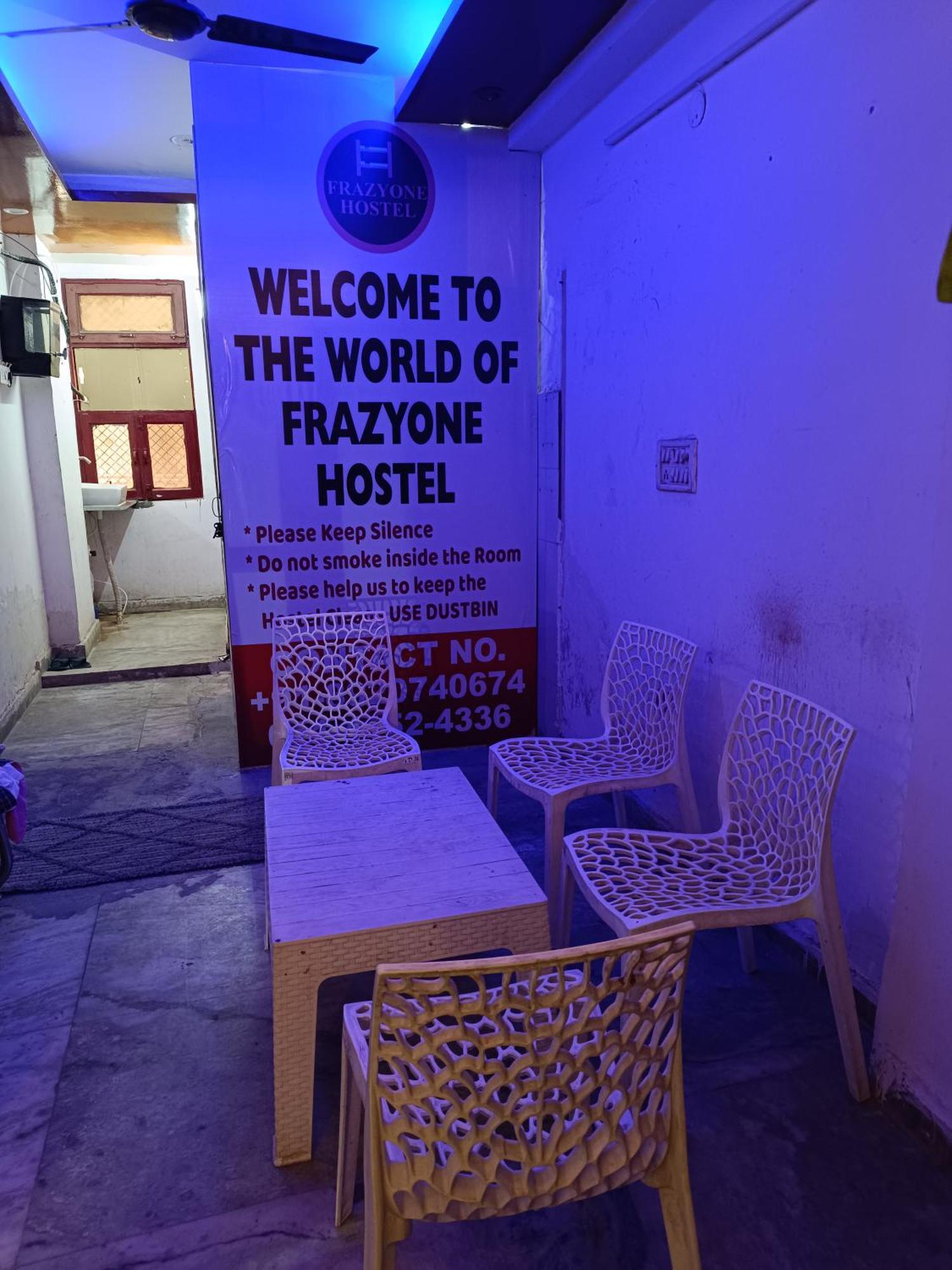 Frazyone Hostel *
