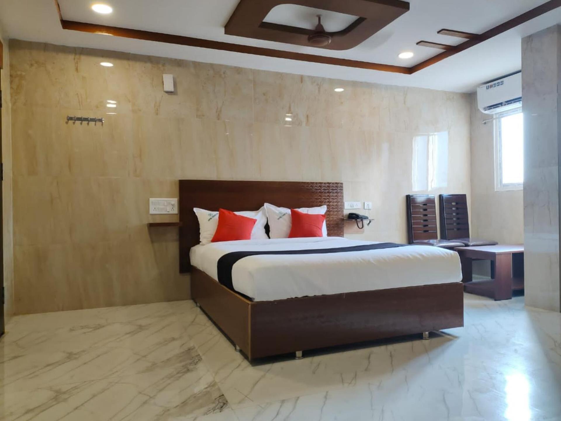 Hotel Ecg Grand Inn-near Delhi Airport *