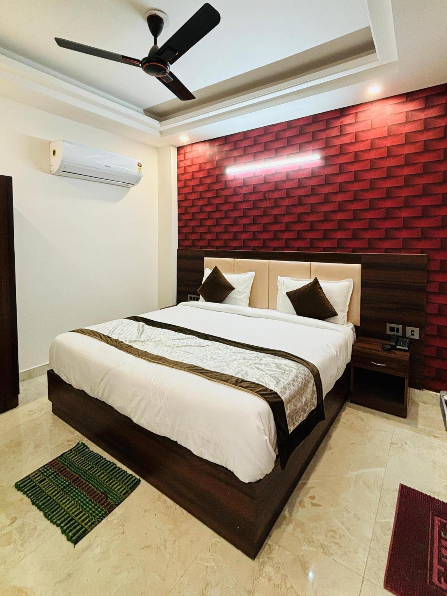 Hotel Ecg Grand Inn-near Delhi Airport New Delhi