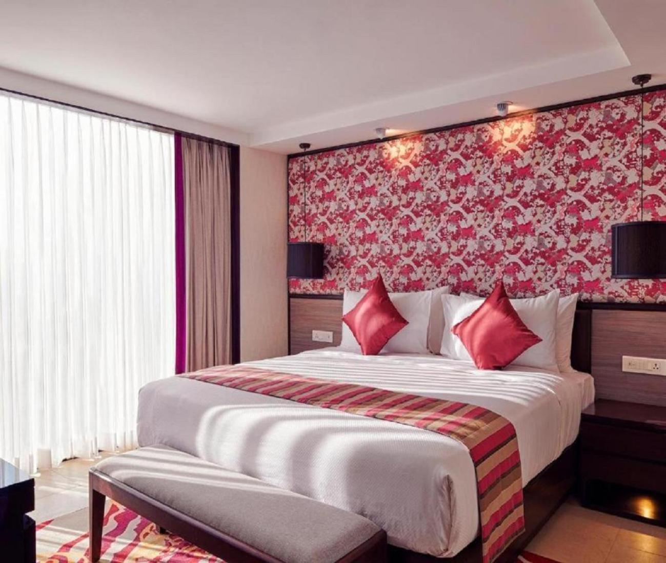 Hotel Aela Grand Near Delhi Airport By La Casa 4*