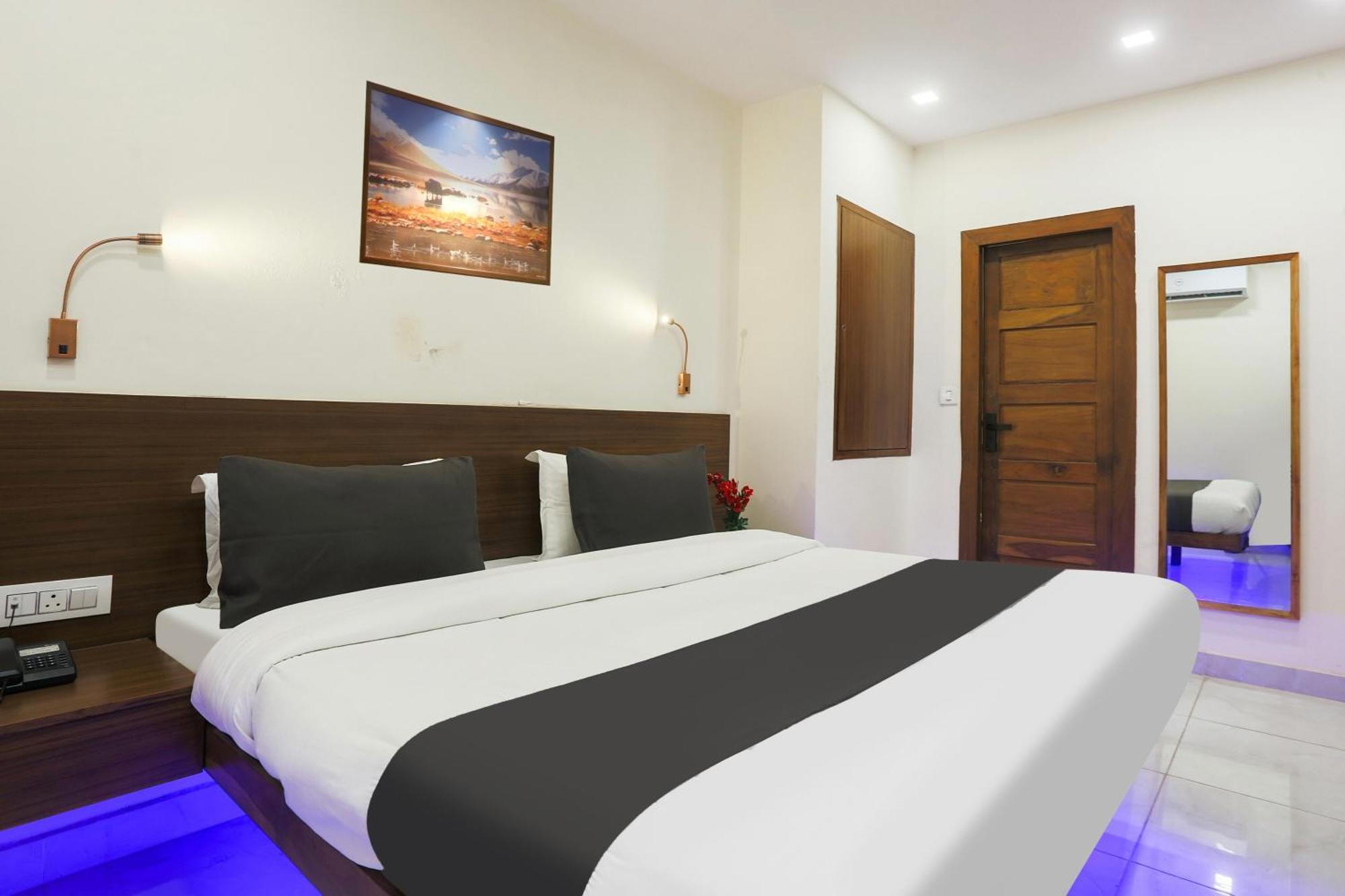 Super Townhouse Vikaspuri Hotel
