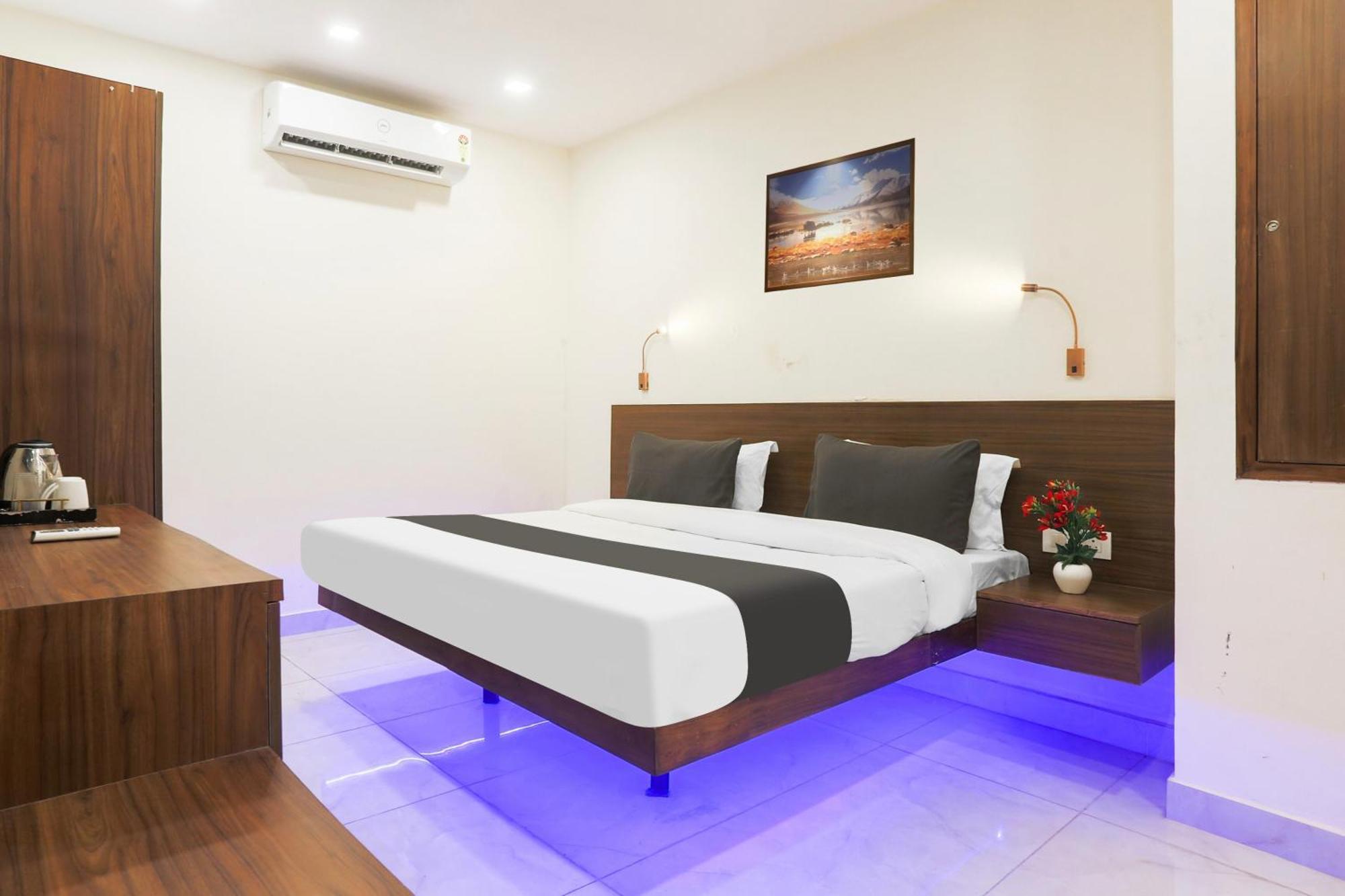Super Townhouse Vikaspuri