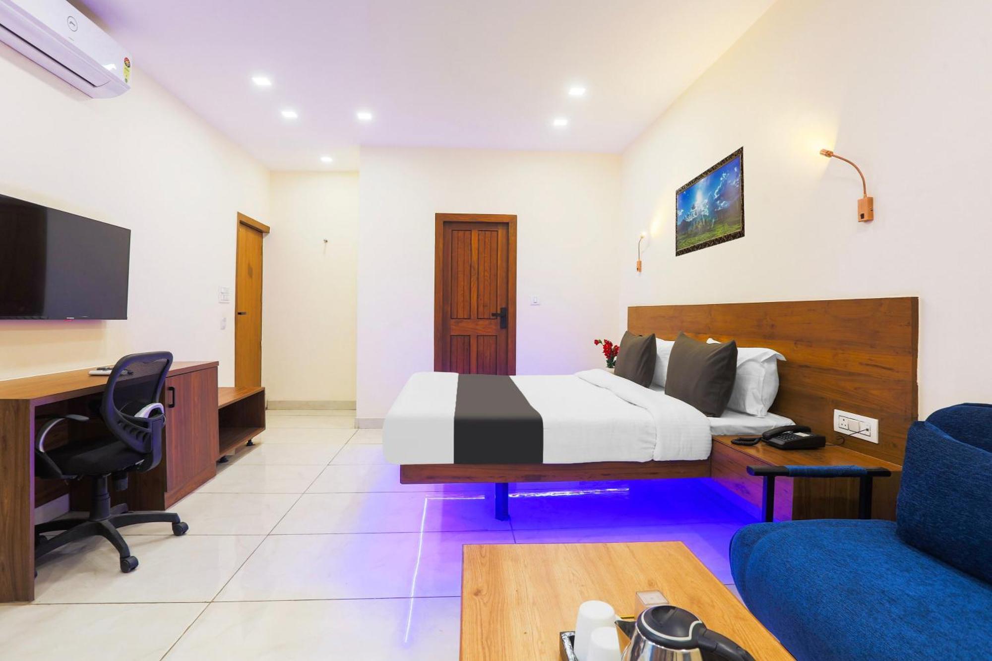 Hotel Super Townhouse Vikaspuri 4*