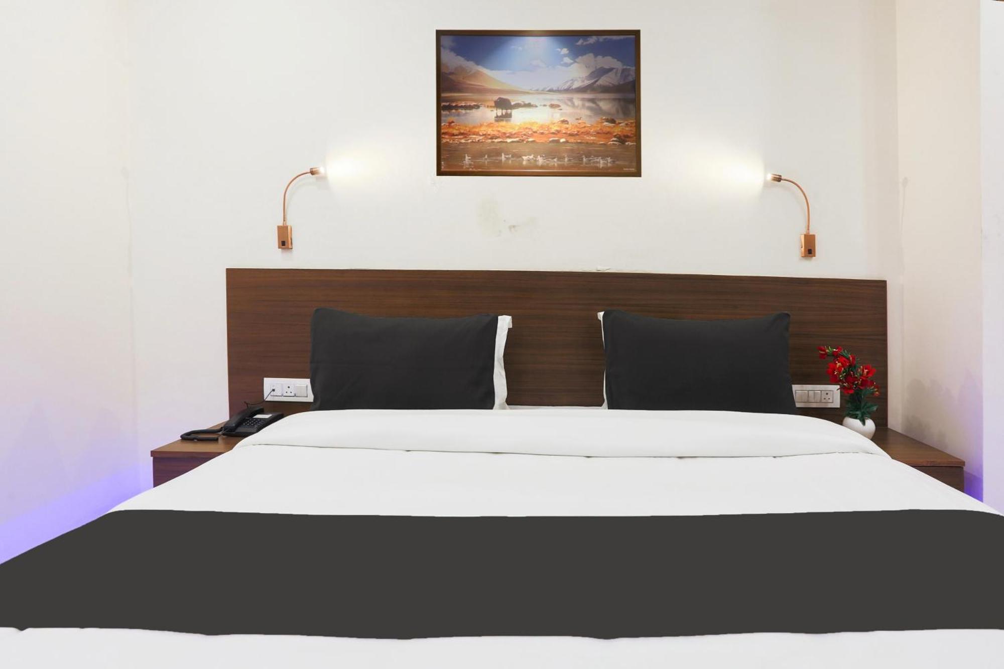 Hotel Super Townhouse Vikaspuri 4*
