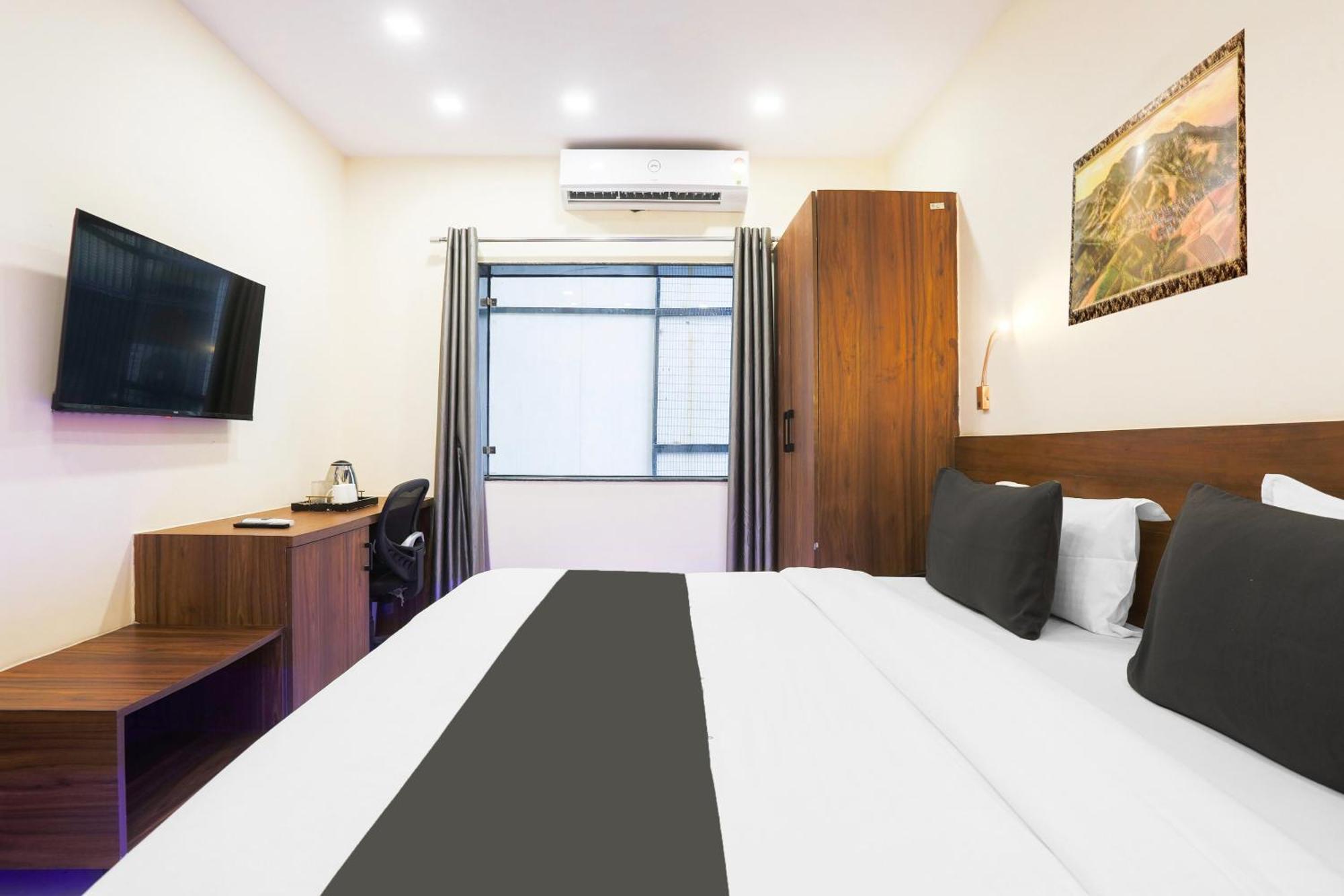 Hotel Super Townhouse Vikaspuri 4*