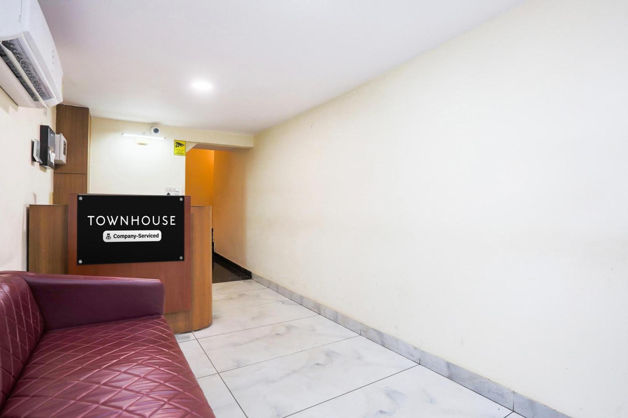 Hotel Super Townhouse Vikaspuri 4*