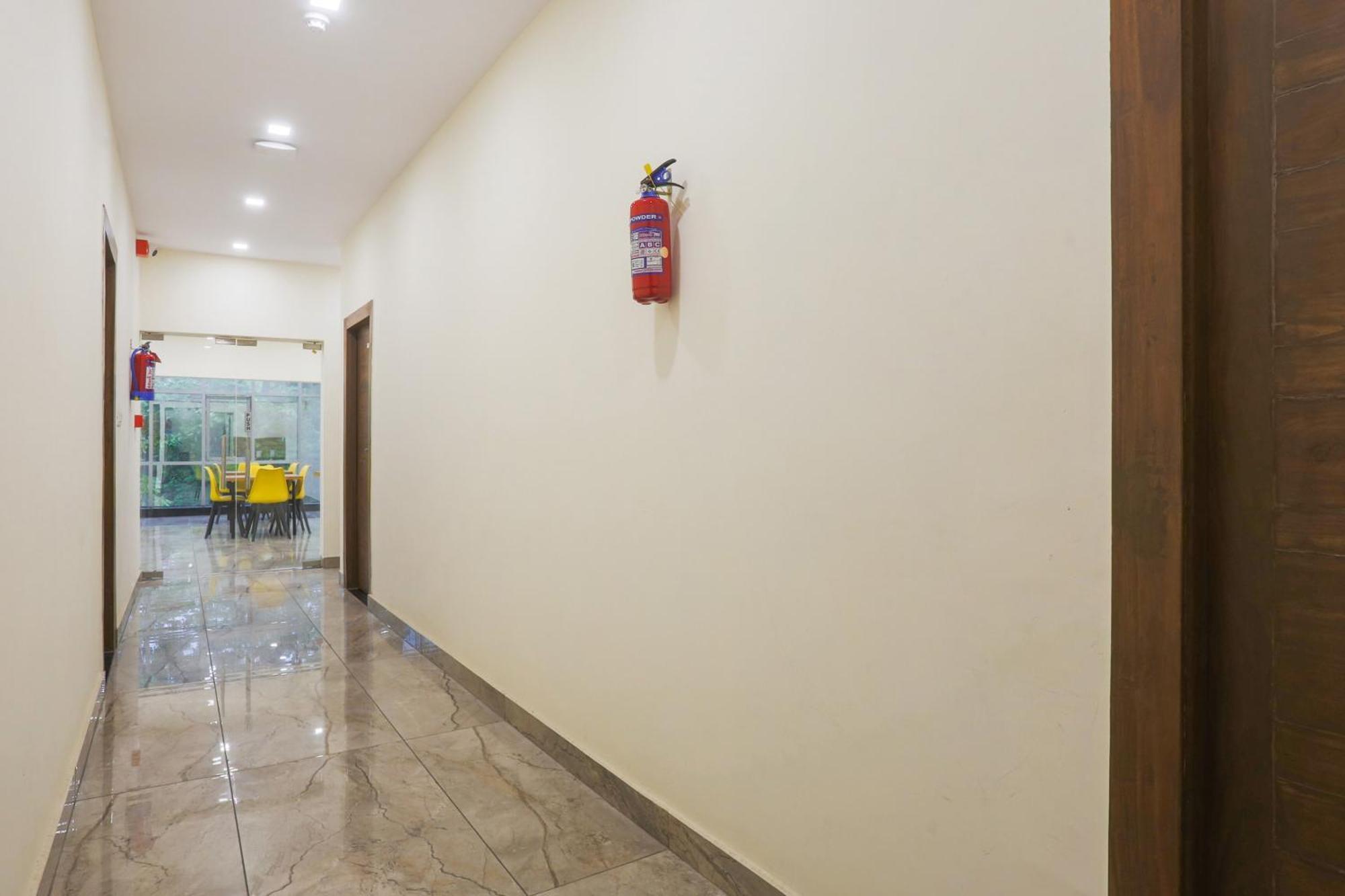 Super Townhouse Vikaspuri