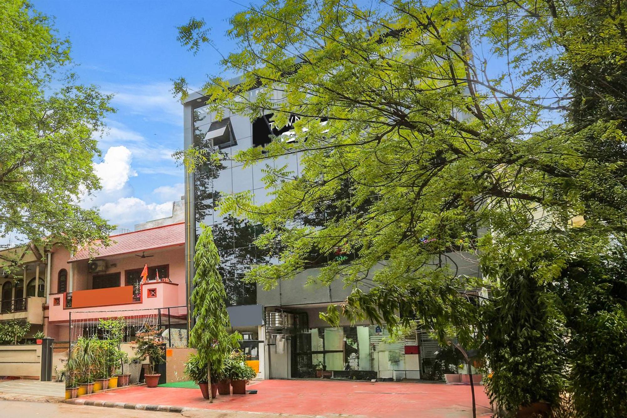 Super Townhouse Vikaspuri Hotel