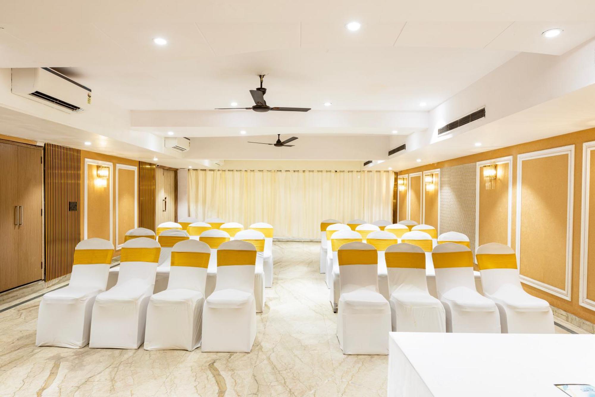 Hotel The Orion Express - East Of Kailash