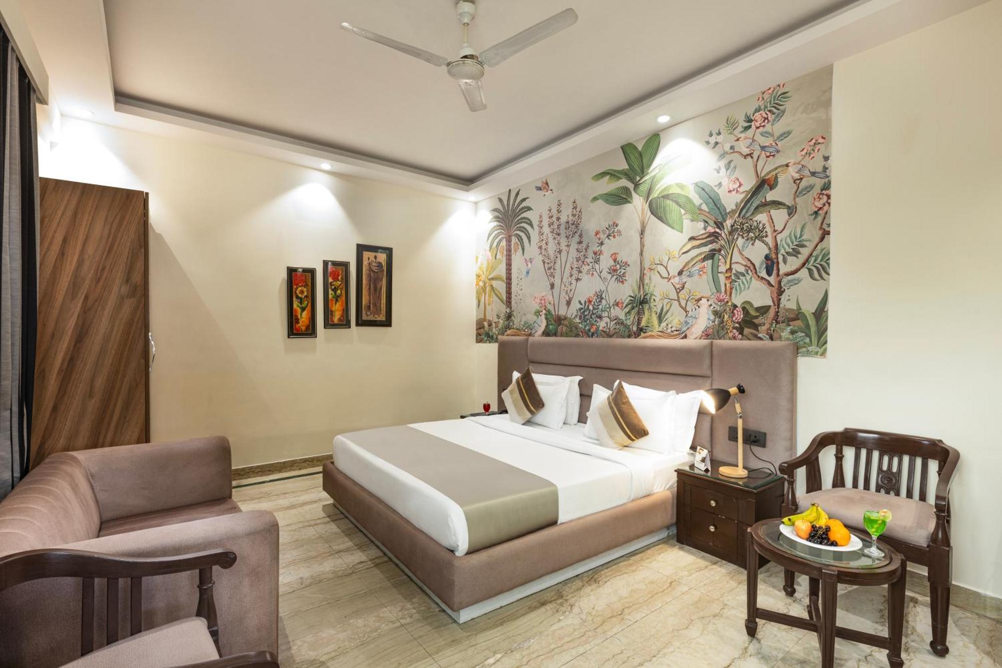 Hotel The Orion Express - East Of Kailash 3*