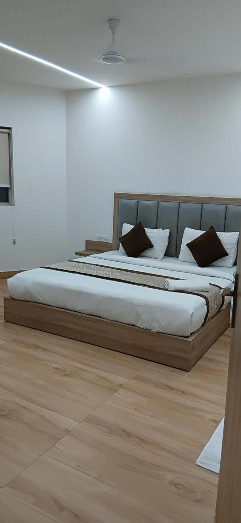 The Metropolitan Igi Airport 4* New Delhi