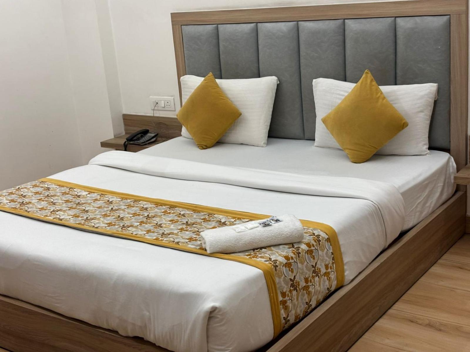 The Metropolitan Igi Airport 4* New Delhi