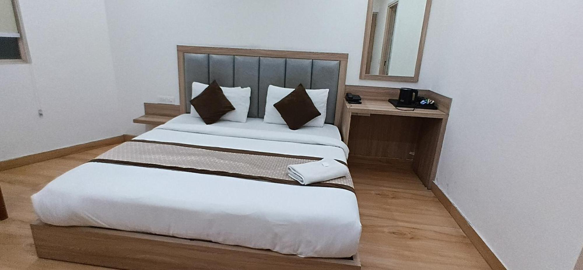 The Metropolitan Igi Airport 4* New Delhi