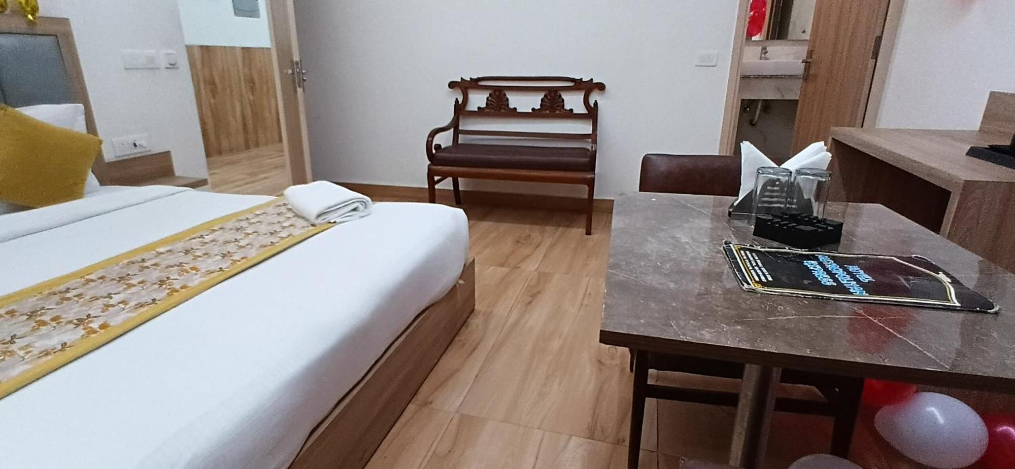 The Metropolitan Igi Airport 4* New Delhi