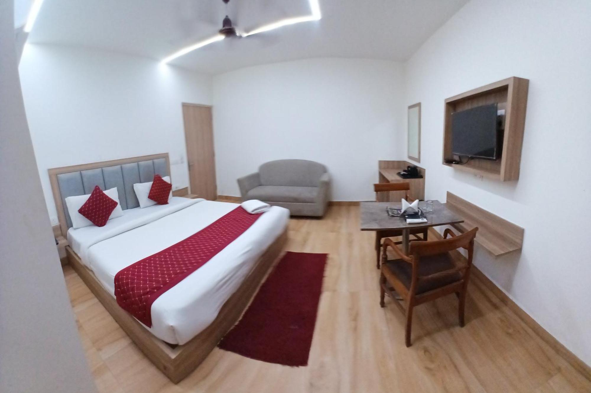 The Metropolitan Igi Airport Hotel