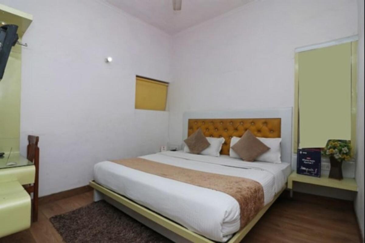 Private In Anoop, Paharganj