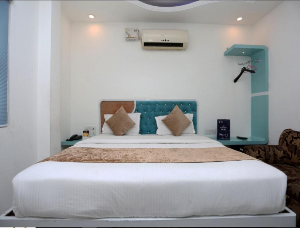 Private In Anoop, Paharganj Apartment