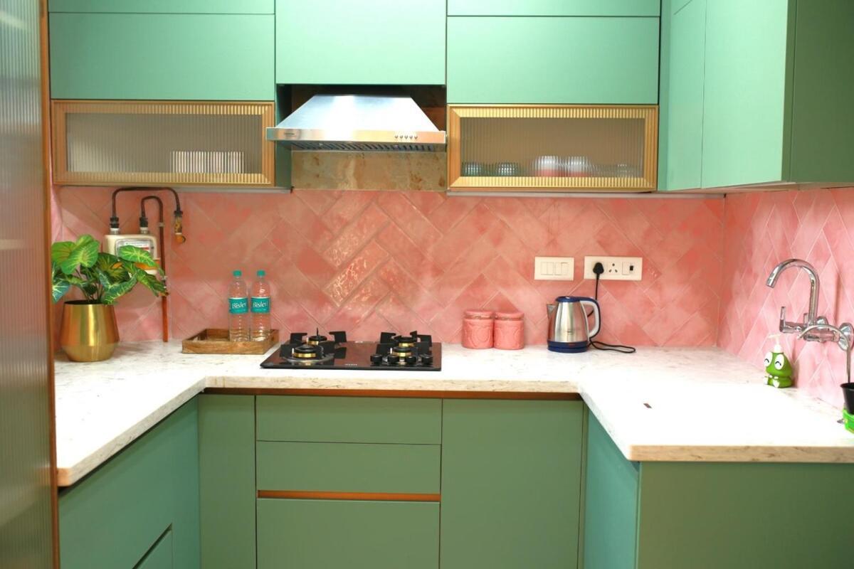 Stylish 1bhk, Dwarka I Yashobhoomi I Delhi Airport Apartment *
