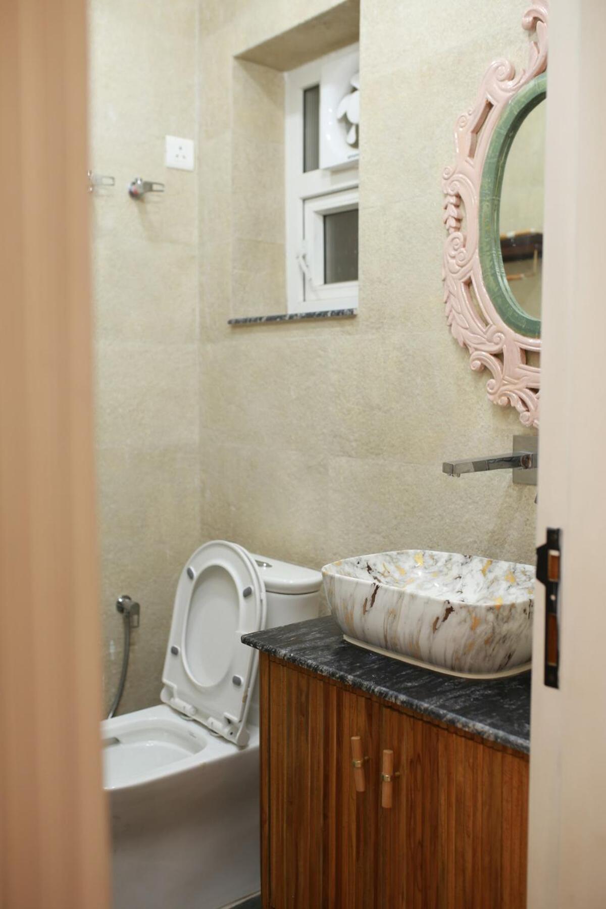 Apartment Stylish 1bhk, Dwarka I Yashobhoomi I Delhi Airport *