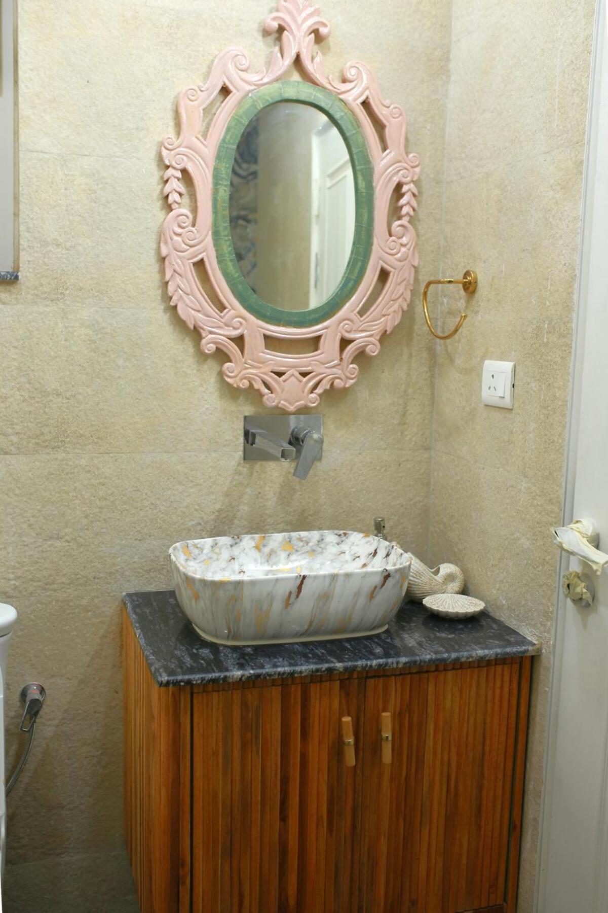 Stylish 1bhk, Dwarka I Yashobhoomi I Delhi Airport